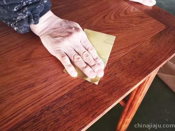 红木家具保养上蜡步骤9 红木家具保养上蜡步骤9