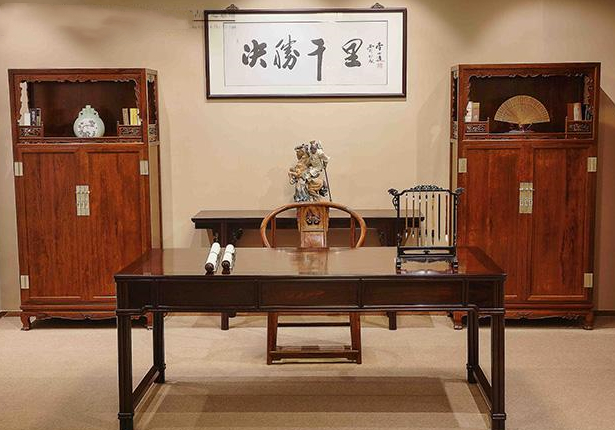 红木家具搭配书法字画 红木家具搭配书法字画