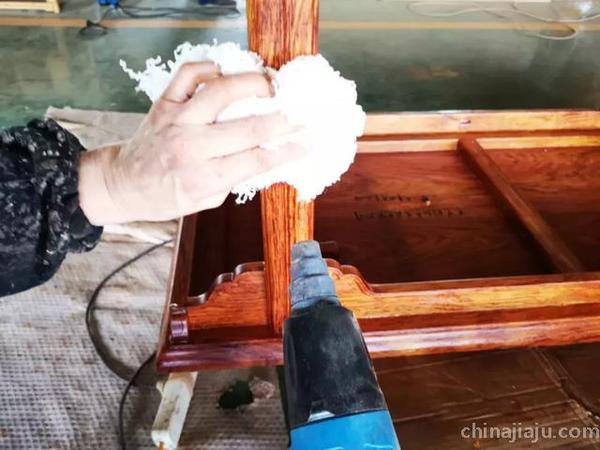 红木家具保养上蜡步骤8 红木家具保养上蜡步骤8